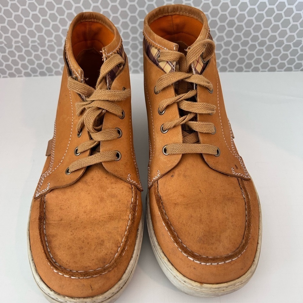 Timberland Earthkeeper City Plain Toe Hightop
Leather Men’s Sneaker Size 11M